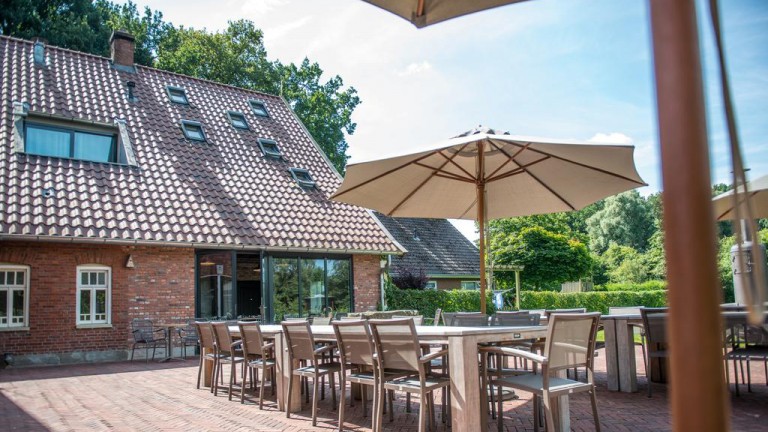 Terrasse - Lodgetent - Erfgoed Bossem - Lodgetenten