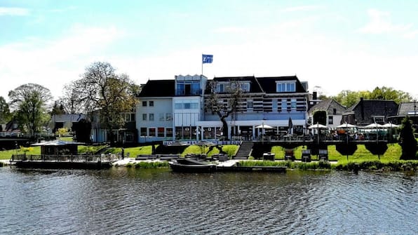 Das Sonnen Hotel und Restaurant von Flow - Das Sonnen Hotel und Restaurant von Flow Das Sonnen Hotel und Restaurant von Flow - Das Sonnen Hotel und Restaurant von Flow