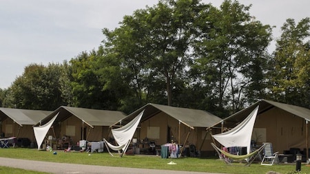 Buitenaanzicht - Vakantiepark de Luttenberg Buitenaanzicht - Vakantiepark de Luttenberg
