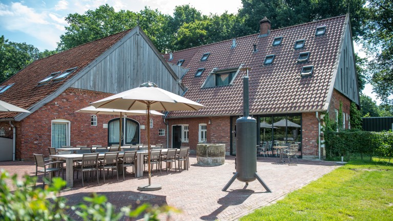 Terrasse - Erfgoed Bossem - Lodgetenten